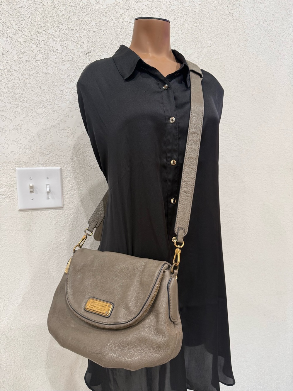 Marc By Marc Jacobs Taupe Classic Natasha Q Crossbody